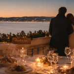 Réveillon noël hôtel côte d azur : table dressée sur terrasse vue mer